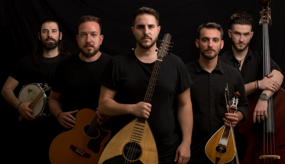 «Στα Αναφιώτικα»: Κυκλοφόρησε το νέο τραγούδι του Ανδρέα Δερμιτζάκη