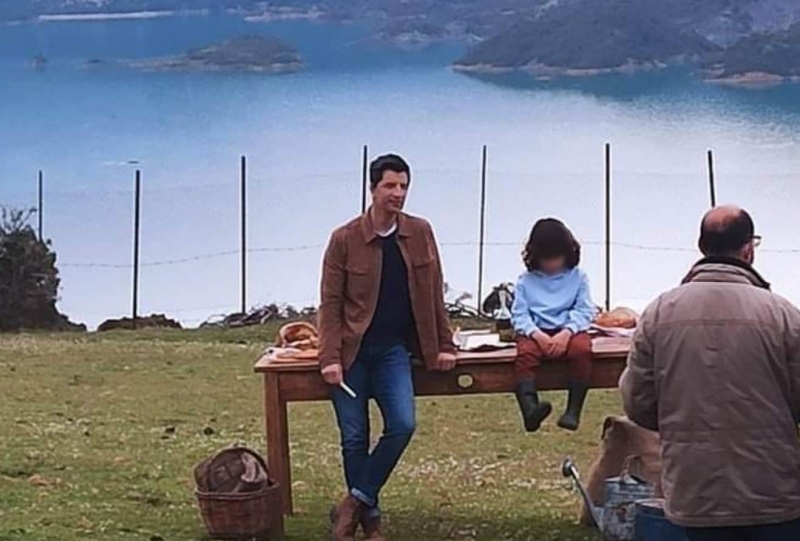 Με… βουκολικές «πινελιές» η παρουσία του Σάκη Ρουβά στο Τρίκλινο Βάλτου