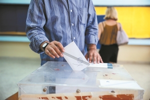 Δημοσκόπηση: Δύο μονάδες μπροστά η ΝΔ στην Αιτωλοακαρνανία