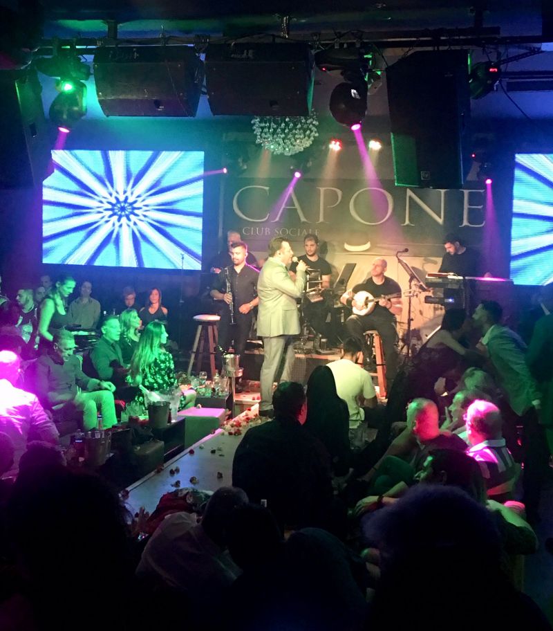 Δυναμικό ξεκίνημα για το CAPONE CLUB SOCIALE ATHENS με Γιώργο Δασκουλίδη και Τριαντάφυλλο.