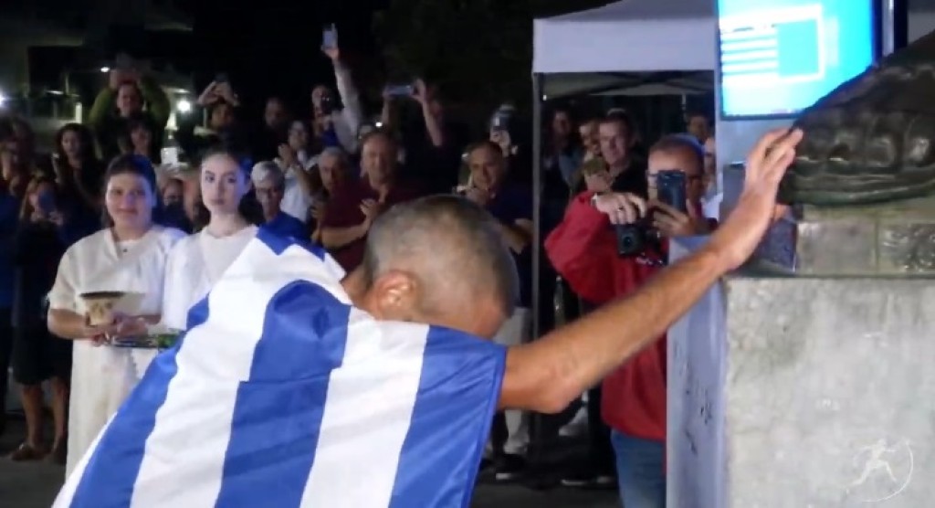 ΣΠΑΡΤΑΘΛΟΝ 2024: Έγραψε ιστορία για 4η φορά ο Φώτης Ζησιμόπουλος - Τερμάτισε πρώτος στο άγαλμα του Λεωνίδα