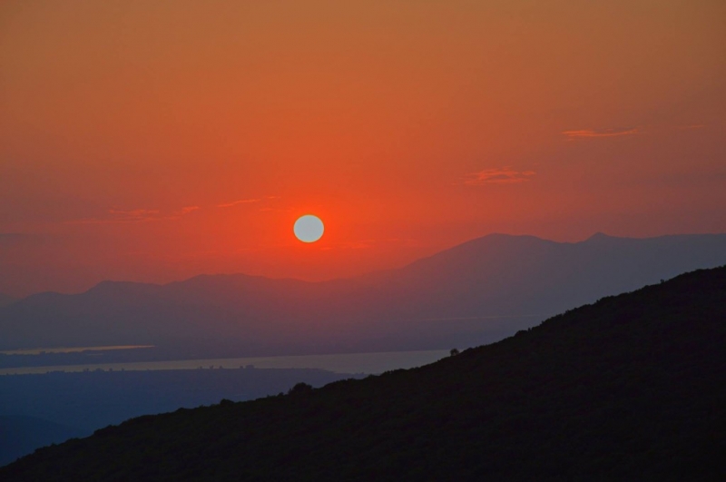 Μαγικές εικόνες από τη λίμνη Τριχωνίδα (video)