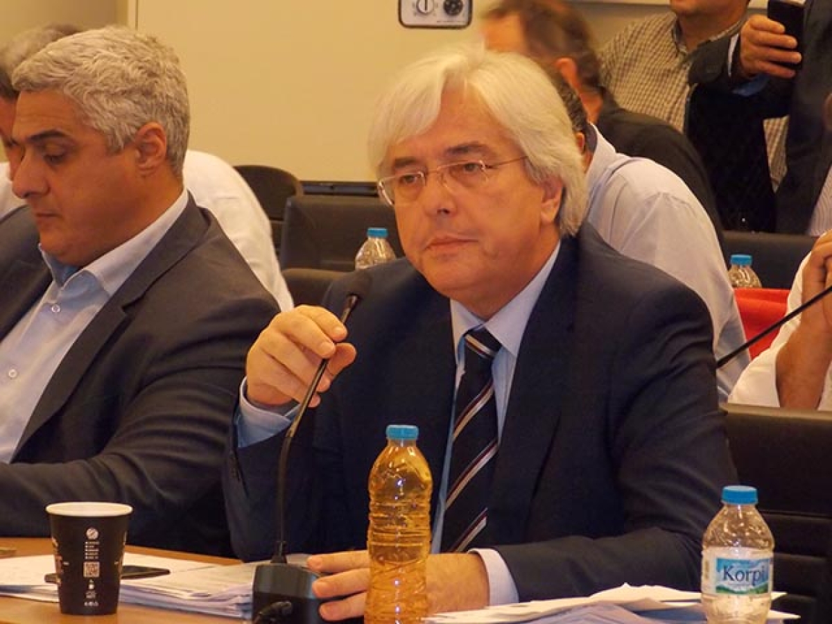 Δ. Τραπεζιώτης: «Το πρόβλημα του Αγρινίου είναι το τσιμέντο και η άσφαλτος;»