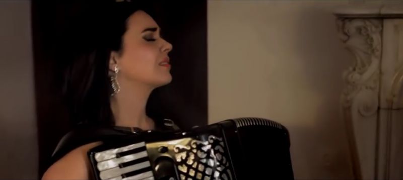 Ζωή Τηγανούρια: Νέο Video-Clip! &quot; Last Tango by Zoe &quot;