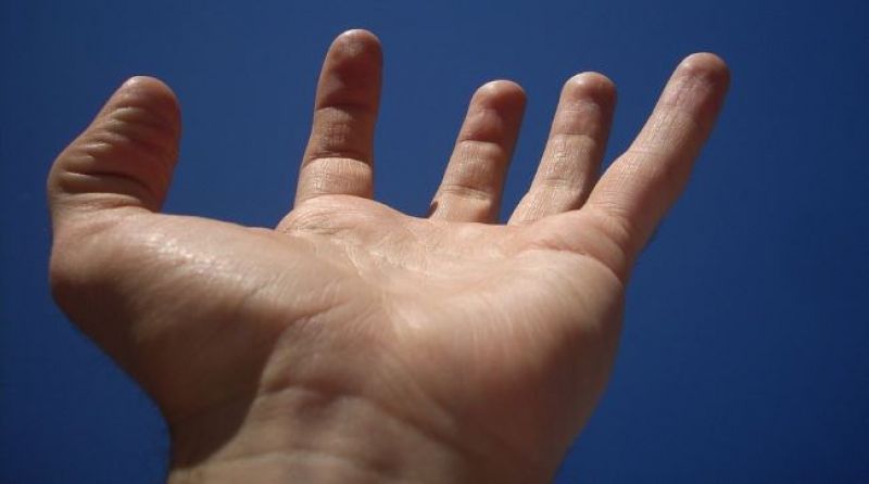 Φρένο στις αγκυλώσεις δακτύλων βάζει η μικροχειρουργική