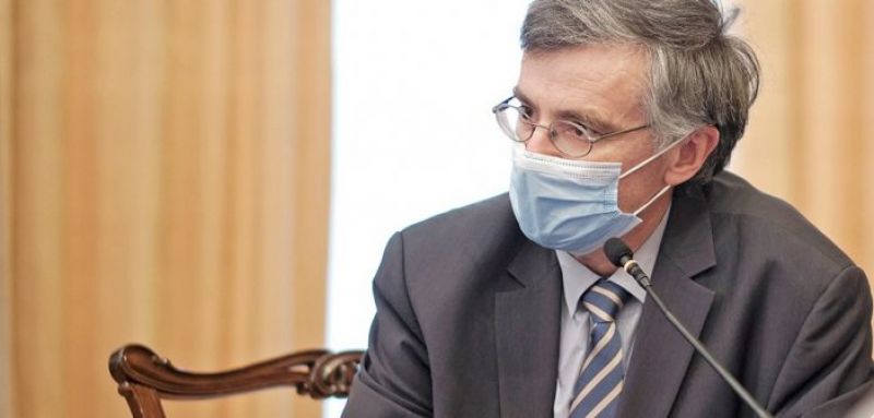 Κορωνοϊός: Έκρηξη κρουσμάτων και στο βάθος… Τσιόδρας