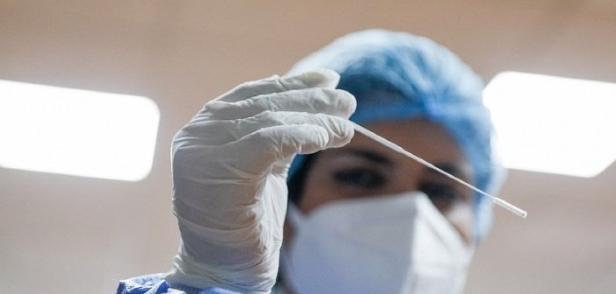 Rapid test: 80 ευρώ το μήνα θα πληρώνουν οι ανεμβολίαστοι εργαζόμενοι για να πάνε στη δουλειά τους