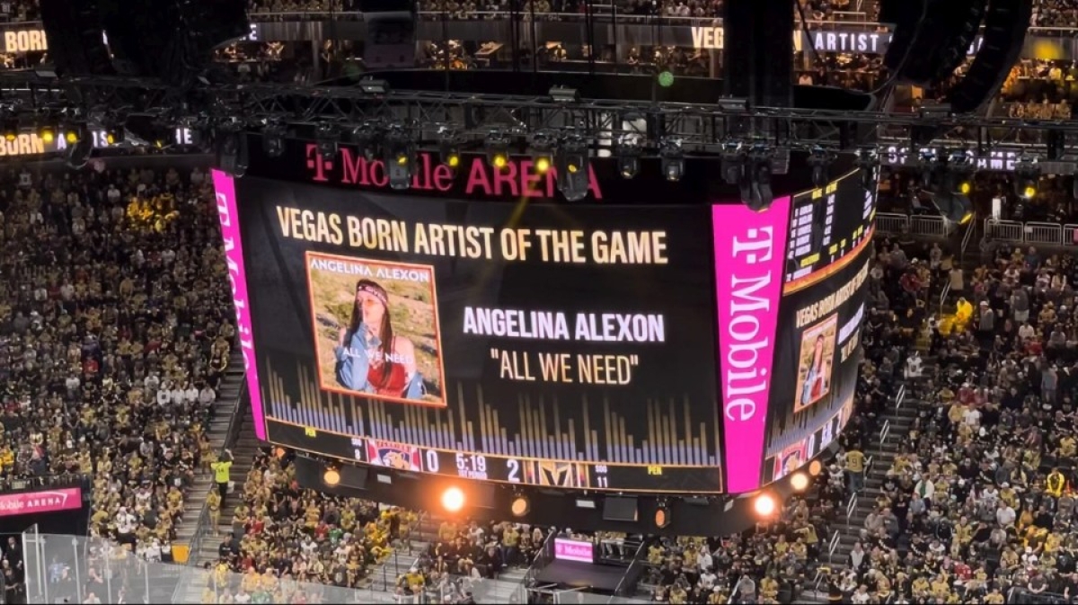 Η Angelina Alexon,η ελληνο-αμερικανίδα νεαρή pop τραγουδίστρια έρχεται στην Ελλάδα