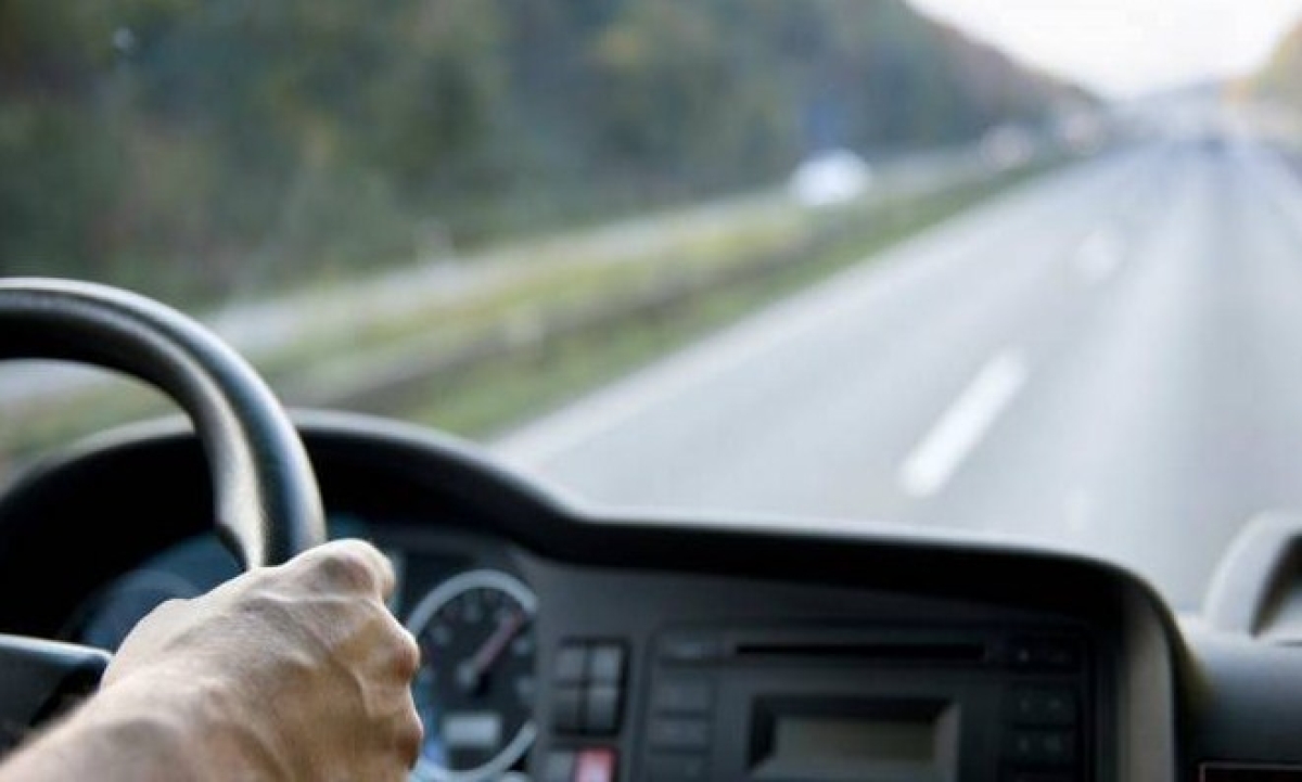 Ζητούνται οδηγοί minibus στην Κέρκυρα