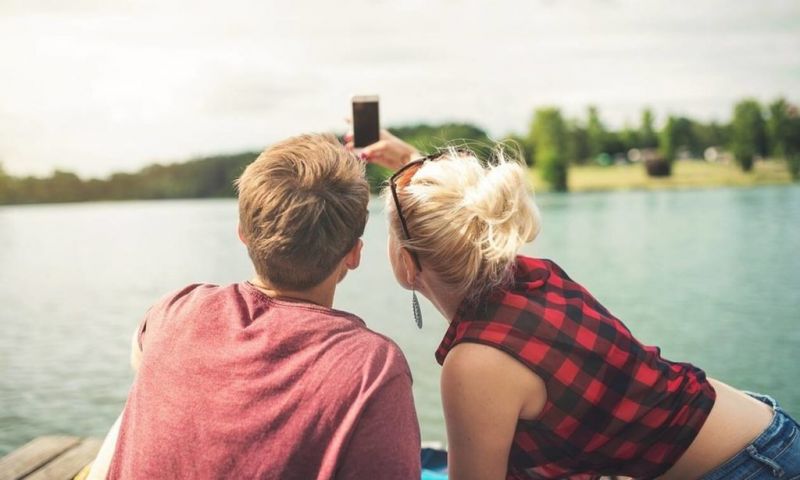 Oι selfies στα social media μας κάνουν λιγότερο ελκυστικούς και επιτυχημένους