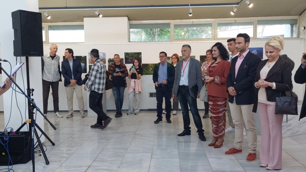 Αγρίνιο - Photopolis: Mε επιτυχία τα εγκαίνια της ομαδικής έκθεσης &quot;Μητέρα Φύση - Μητέρα Γη&quot; στο Μουσείο Καπράλου