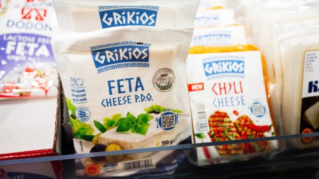 Δασμοί Τραμπ: Η μάχη της Ελλάδας για να εξαιρεθούν λάδι, φέτα, γιαούρτι και κρασί