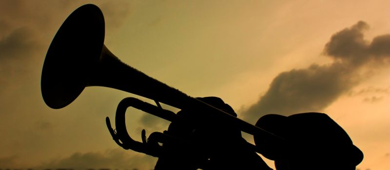 Ένα σάλπισμα χρειάζεται!
