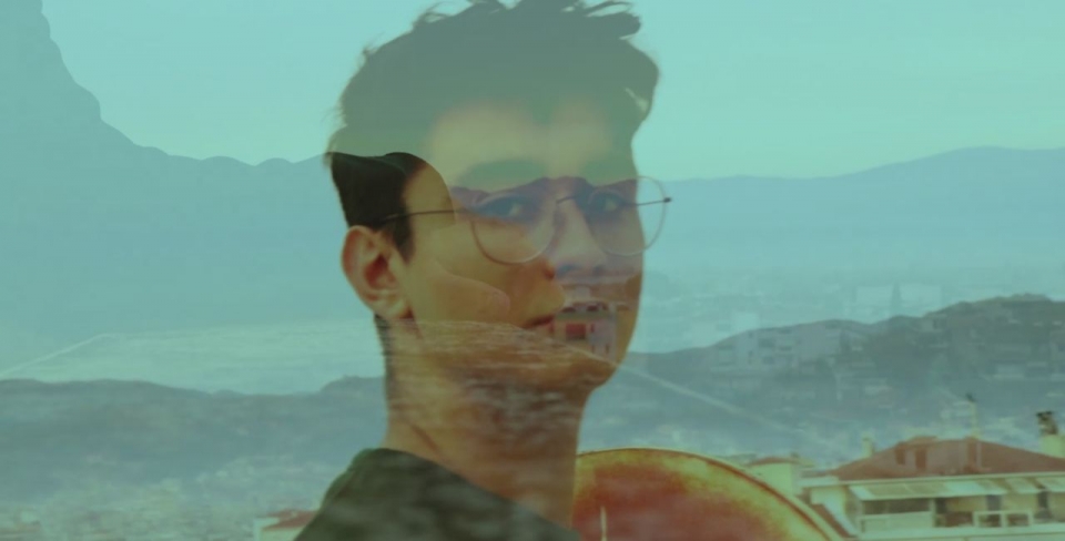 Μαθητής από το Αγρίνιο συγκινεί με ένα βίντεο -«αλληλεγγύη είναι να μην μεταδώσεις τον ιό»