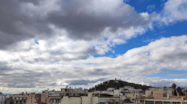 Καιρός: Βελτιώνεται σήμερα Δευτέρα – Βροχές στα δυτικά η θερμοκρασία σε υψηλά επίπεδα για την εποχή