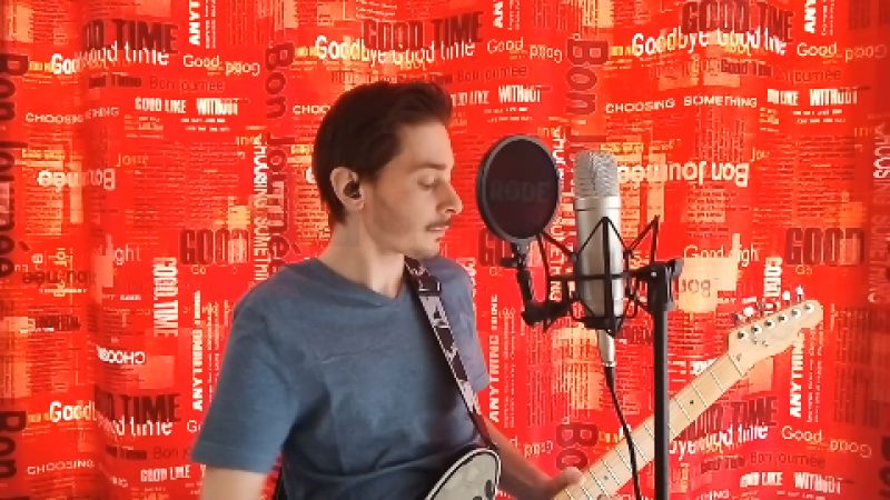 Ένα αισιόδοξο τραγούδι για όσους μάχονται τον κορονοϊό - Αλέξανδρος Κεβόπουλος