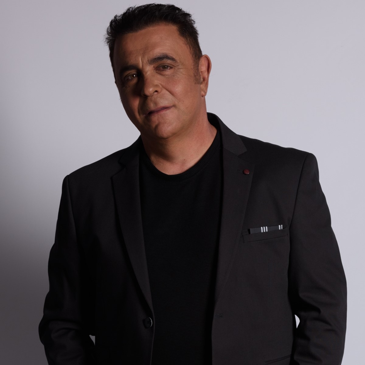 Ετοιμάζει βαλίτσες για μια μεγάλη περιοδεία στην  Κύπρο ο χάρης Ακριτίδης