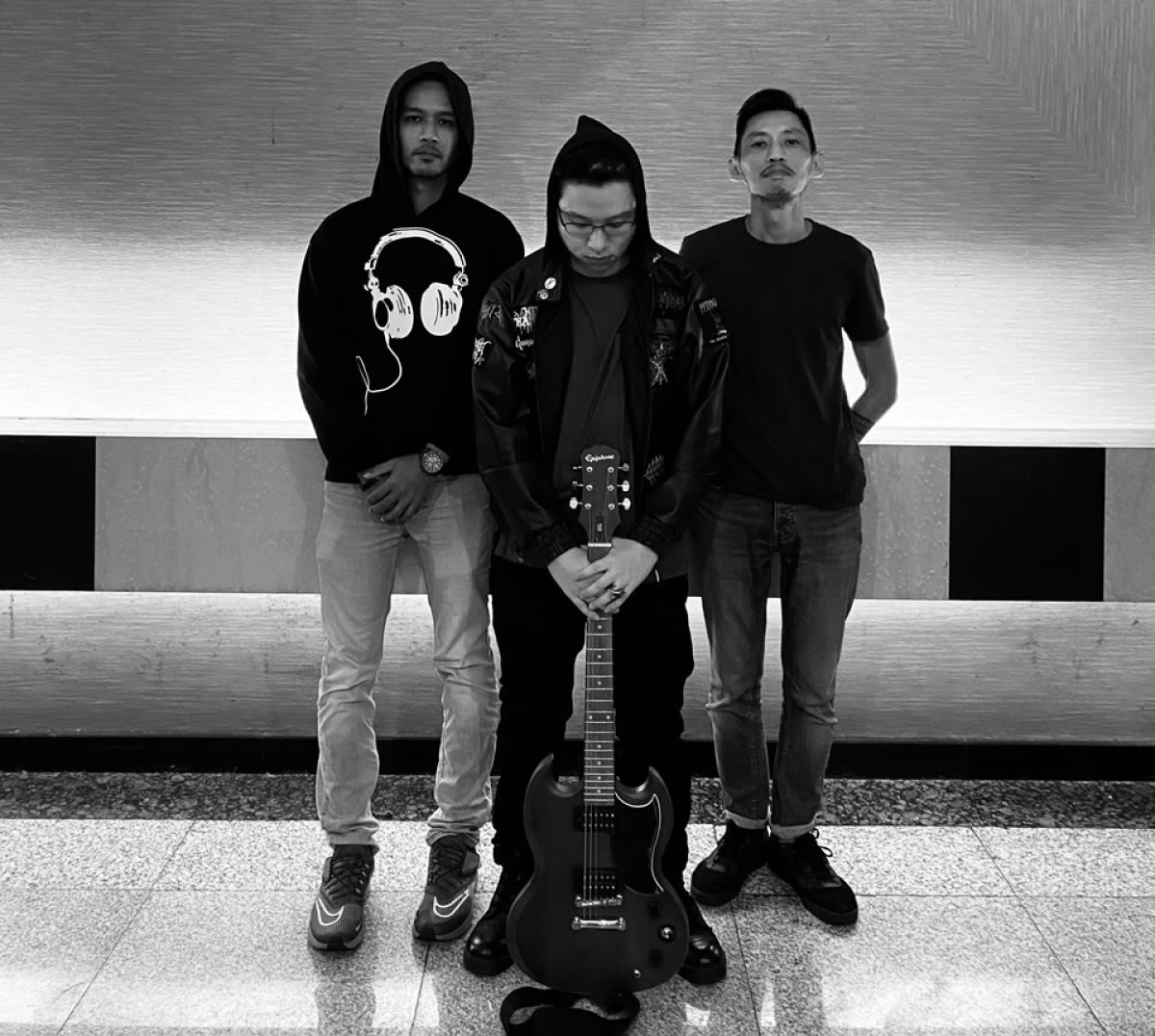 NEΟ single για τους LUNA AZURE (&quot;The Smiling Sun&quot; μέσα από το νέο άλμπουμ &quot;Philosophy of the Skull&quot;)