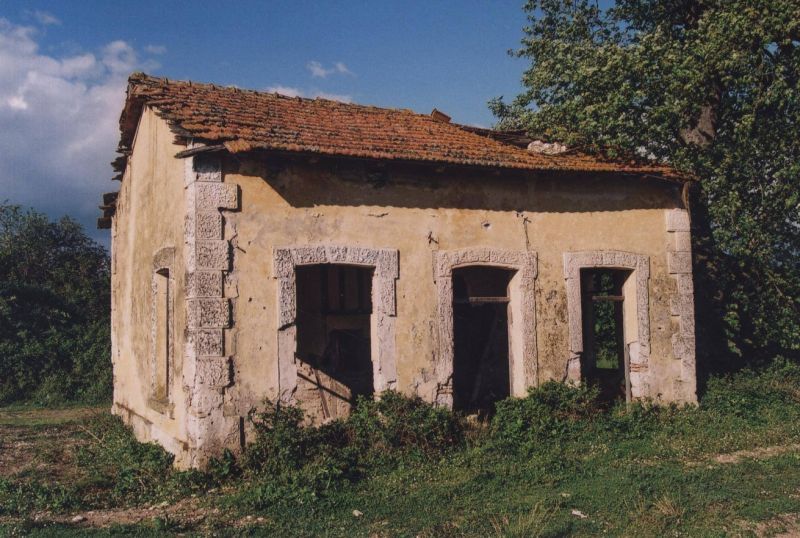 Οι σταθμοί του τραίνου Καλυβίων και Δοκιμίου πριν χαθούν…