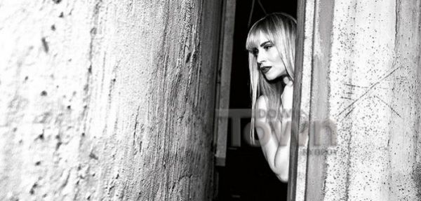 Μακρυπούλια και Μπουλέ ολόγυμνες για καλό σκοπό