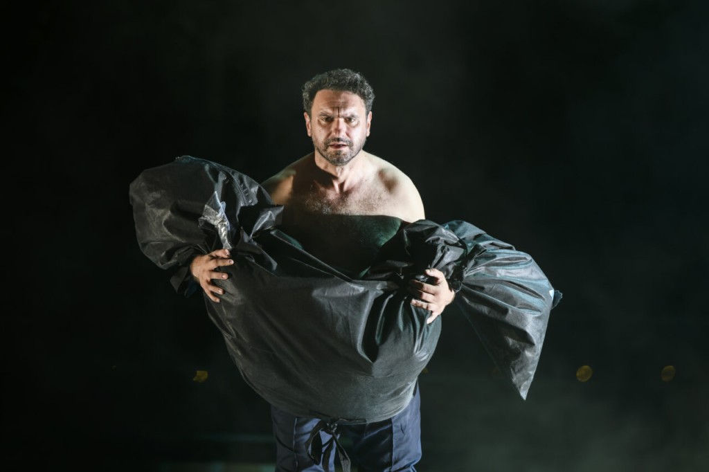 Η «Αντιγόνη» στο Αγρίνιο: Μια ελεγεία εξέγερσης με τη Λένα Παπαληγούρα και τον Μελέτη Ηλία (Τρι 15/7/2025 21:30)