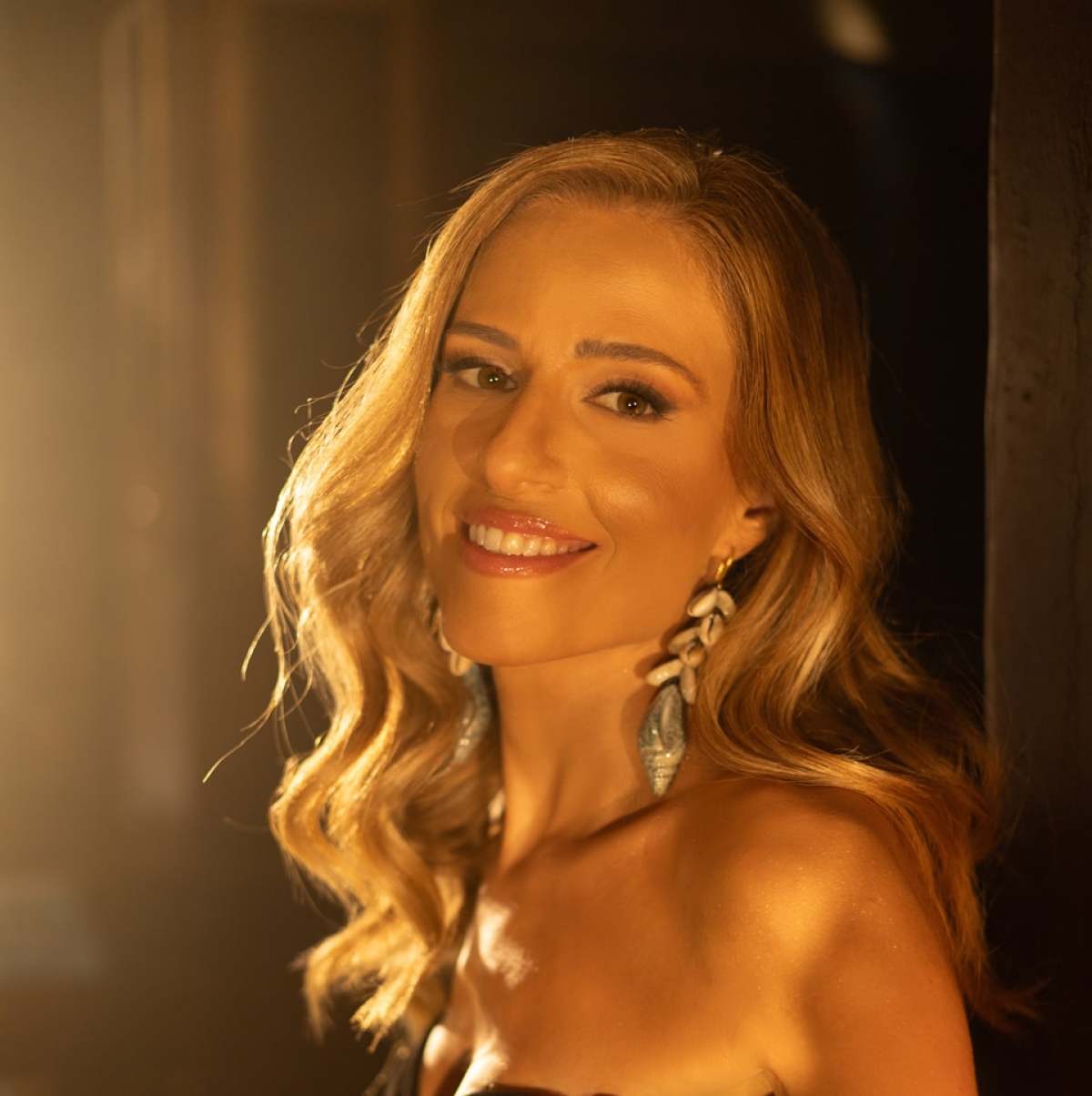 Η Αγγελίνα Κουτσουράκη μας παρουσιάζει την δική της «Ούσία»