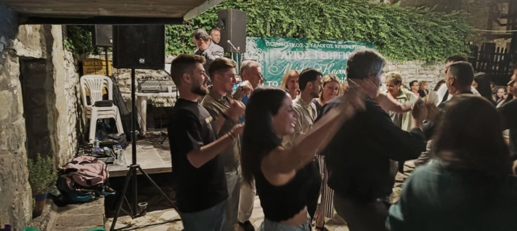 Κρυονέρια Ορεινής Ναυπακτίας: Χαρούμενο ξεφάντωμα στη Γιορτή Μελιού και Καρυδιού 2025