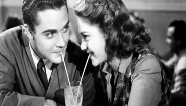 Οι 7 συμβουλές που θα σας βοηθήσουν να φλερτάρετε με... επιτυχία!