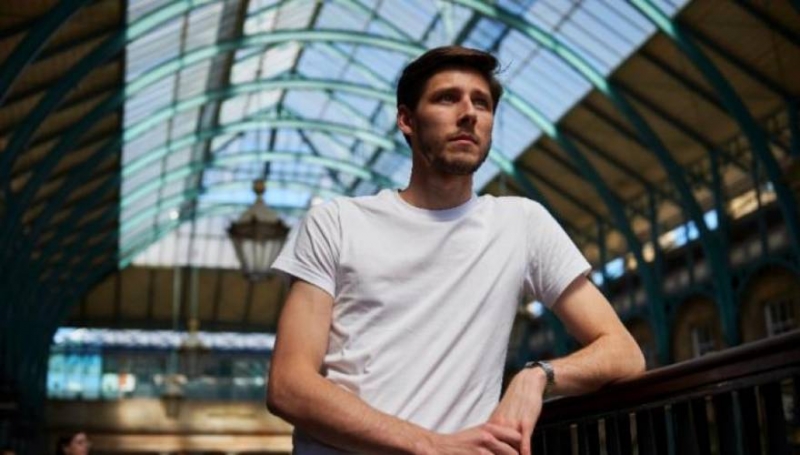 Δείτε πόσα χρήματα συγκέντρωσε ο Βρετανός που έβαλε σκοπό της ζωής του να σώσει την Ελλάδα