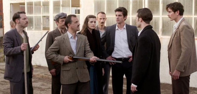 “Άγριες Μέλισσες”: νέα επεισόδια με “καυτές” αποκαλύψεις που κλονίζουν