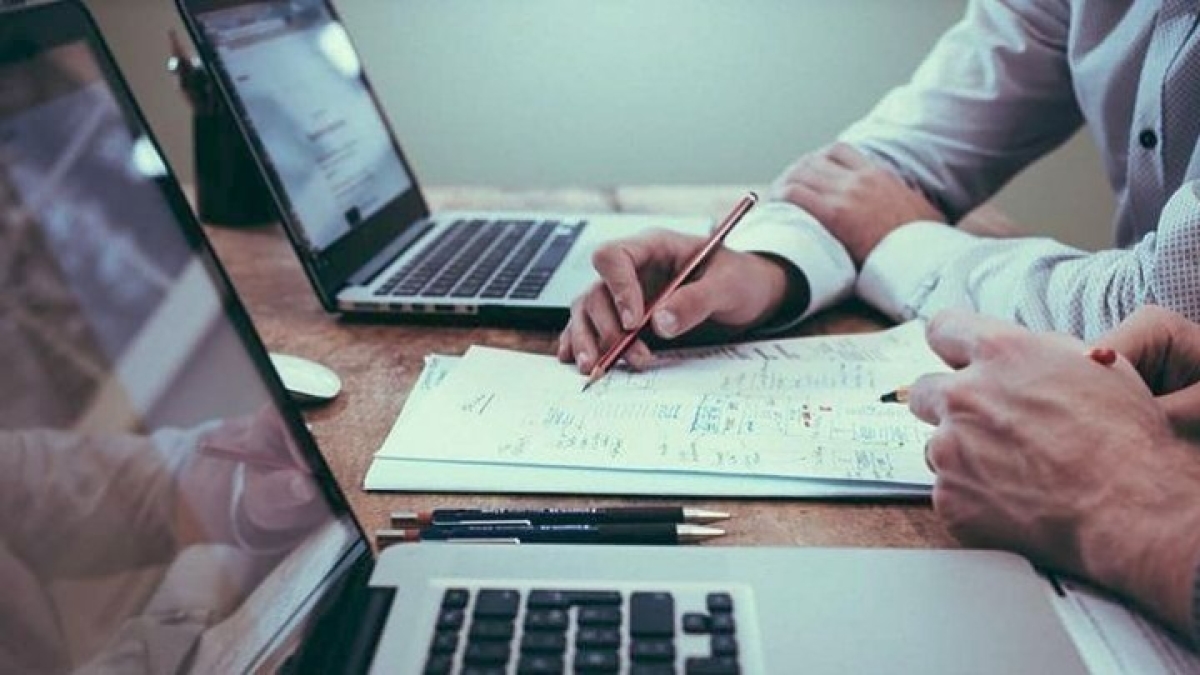 Προγράμματα για 933.000 εργαζόμενους και ανέργους στις ψηφιακές και πράσινες δεξιότητες