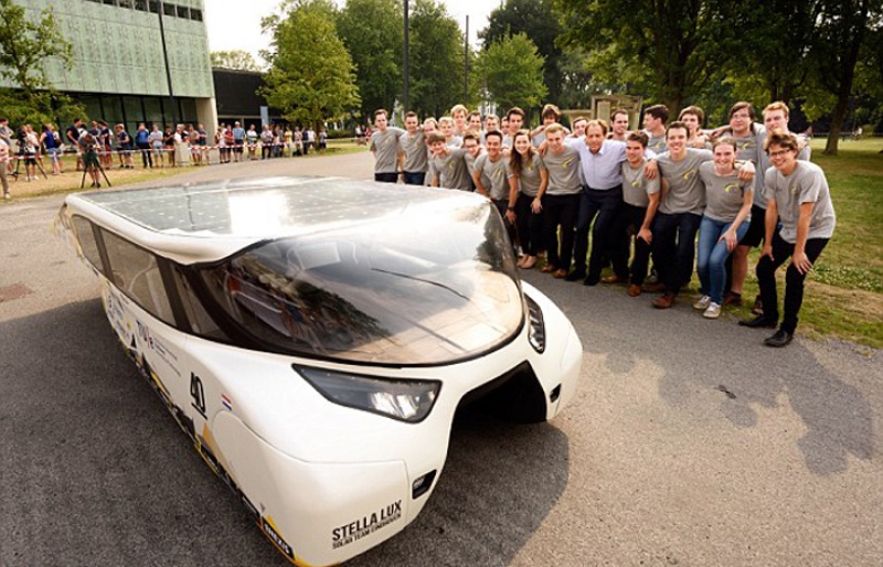 Το τετραθέσιο, οικογενειακό, ηλιακό αυτοκίνητο από μια ομάδα φοιτητών [εικόνες-βίντεο]