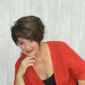 Η επιτυχημένη τραγουδίστρια Δήμητρα Καψάλη στο AgriniοBestOf.gr