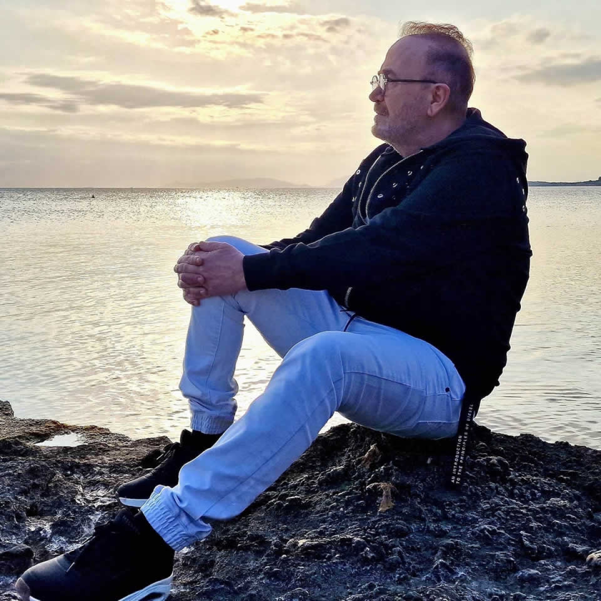 Σταμάτης Γονίδης: Συγκινεί το τραγούδι που έγραψε για τη μικρή του κόρη!