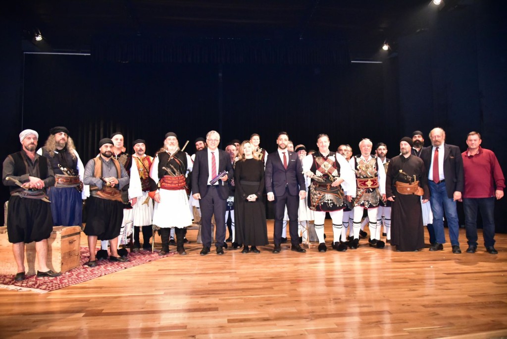 Στα «Ελευθέρια 2025» της Σιάτιστας  το θεατρικό δρώμενο «200 Χρόνια Μνήμης — Η Έξοδος του Μεσολογγίου μέσα από το Πανηγύρι τ’ Άη‑Συμιού»