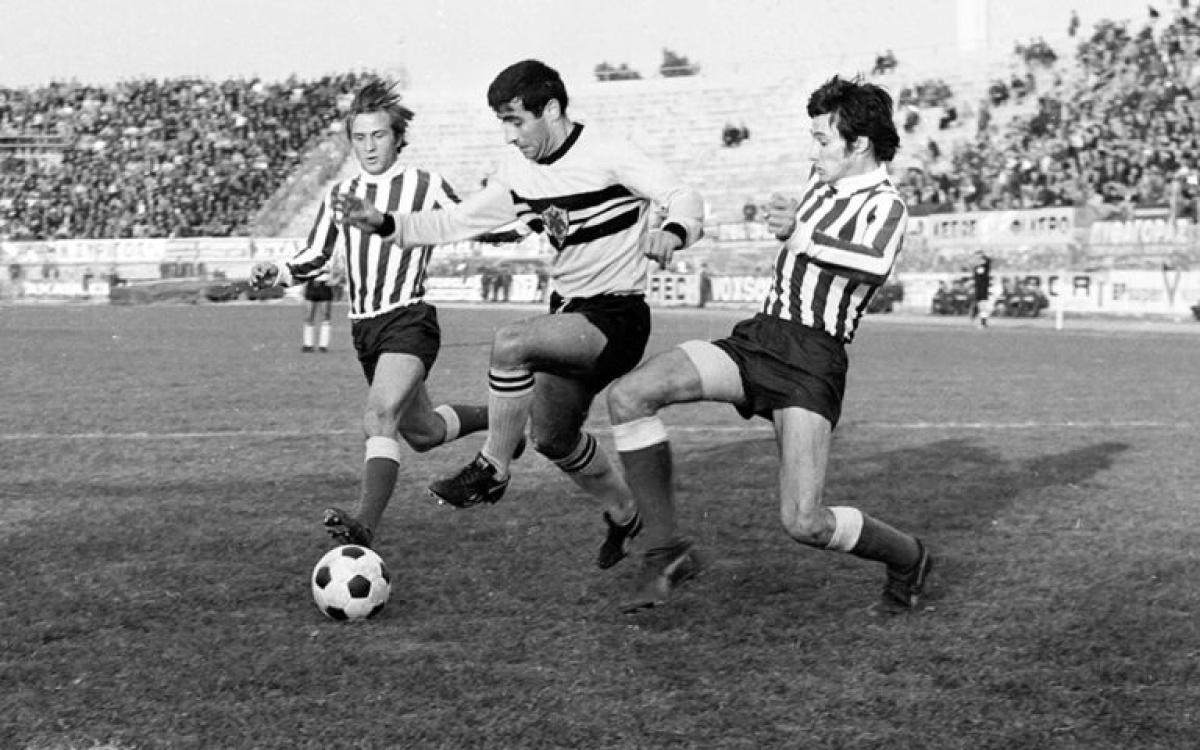 300 χιλιόμετρα με τον Μίμη: Ενα ταξίδι Αγρίνιο – Αθήνα, με συνοδηγό τον μεγάλο αρχηγό της ΑΕΚ και της Εθνικής