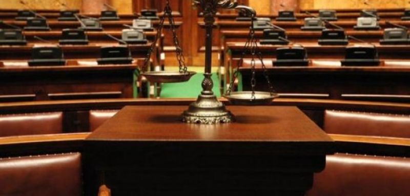 Με τόσους υπερασπιστές της Δικαιοσύνης…