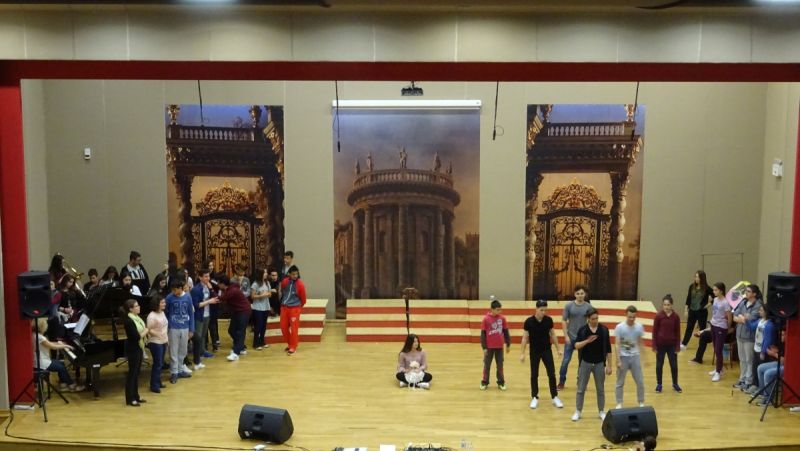 «West Side Story» στο ΔΗΠΕΘΕ απο το Μουσικό Γυμνάσιο Αγρινίου (Παρ 28, Σαβ 29, Κυρ 30/4/2017)