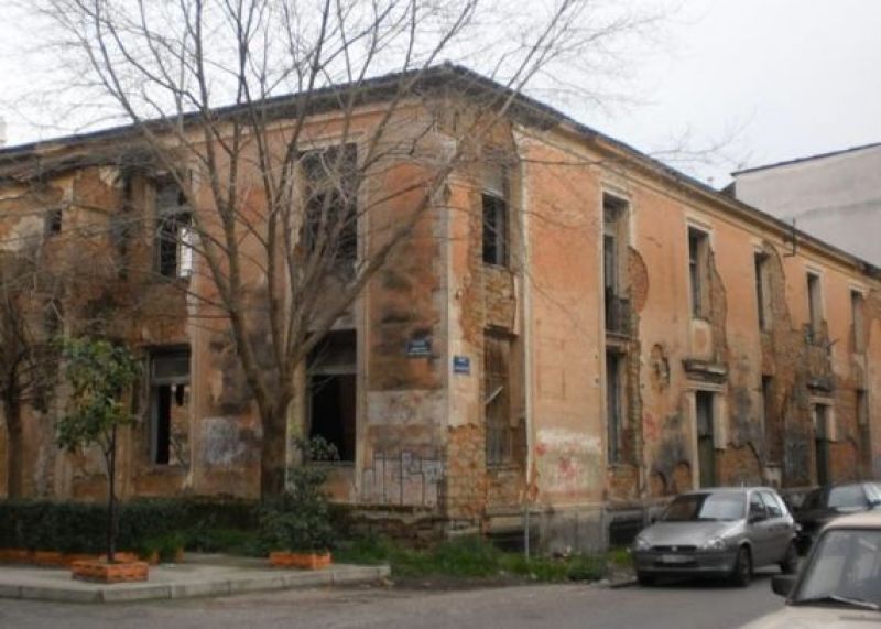 Υπουργείο, Δήμος και το «μπαλάκι» της ευθύνης για την επικινδυνότητα των Καπναποθηκών Ηλιού