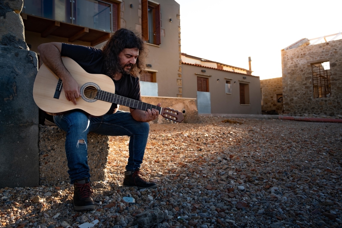 Νέα κυκλοφορία από την Aspect4music - Λεύκωμα