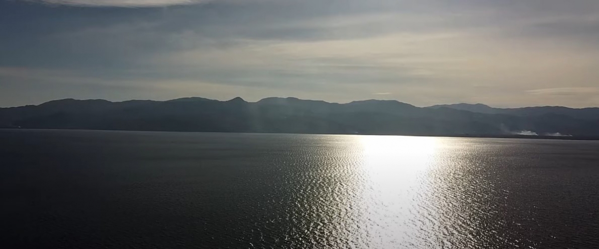 To μαγευτικό ηλιοβασίλεμα στην Τριχωνίδα (video)