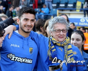 Άννα Διβριτσιώτη: Η ποδοσφαιρική “μαμά” των παικτών του Παναιτωλικού.