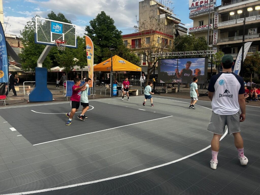 Γιορτή του μπάσκετ στην κεντρική πλατεία του Αγρινίου (φωτο)