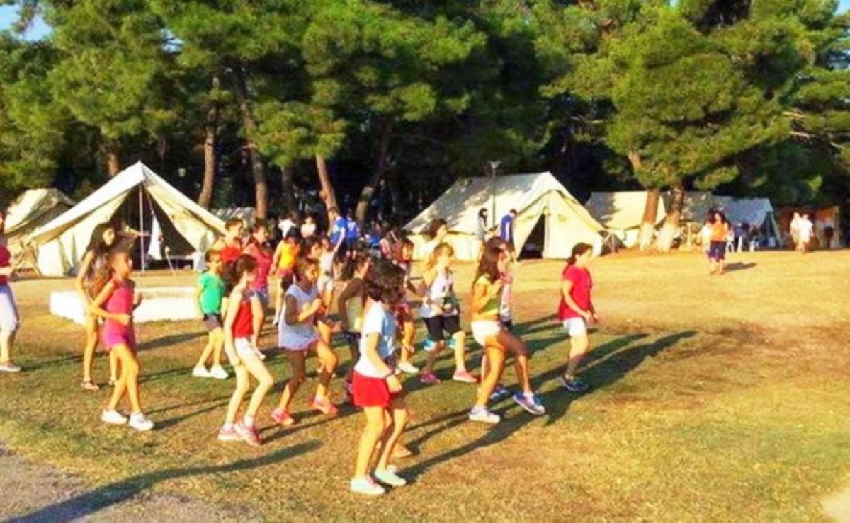 Πρόσληψη 723 ατόμων στις παιδικές κατασκηνώσεις με δίμηνες συμβάσεις