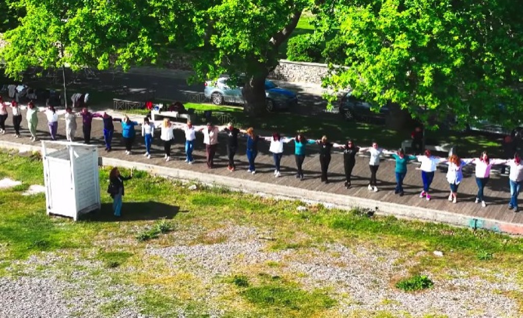 Γρίμποβο Ναυπακτίας: Τίμησαν την Παγκόσμια Ημέρα Χορού με ένα Χασάπικο