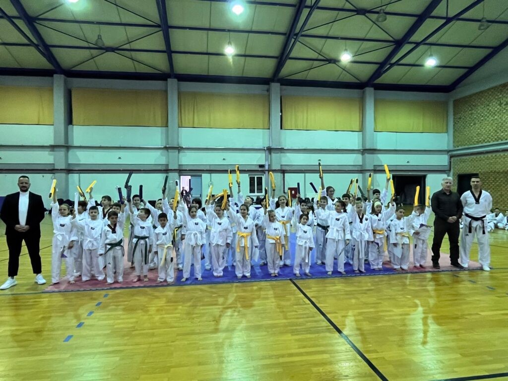 Αγρίνιο: Εξετάσεις ζωνών και επιδείξεις από τον «Τίτορμο» στο Τάε Κβον Ντο (φωτο, βίντεο)