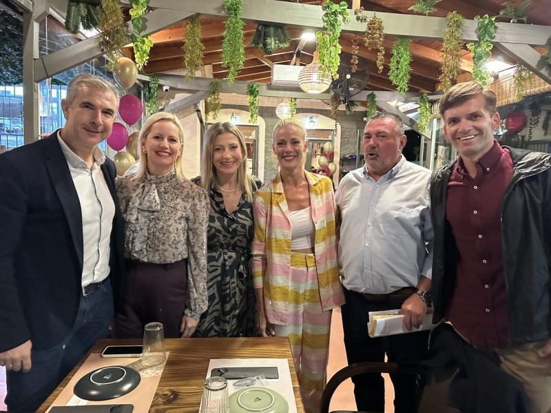 Στο Αγρίνιο η Ζέτα Μακρυπούλια για τα εγκαίνια ιταλικού εστιατορίου του θείου της (εικόνες)