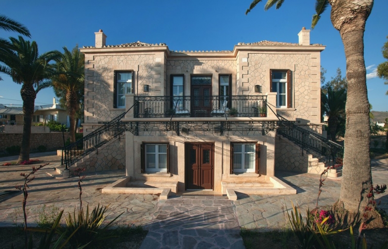 Βίλλα Βηθανία: ο παράδεισος του Φώτη Κωστούλα στην Αίγινα