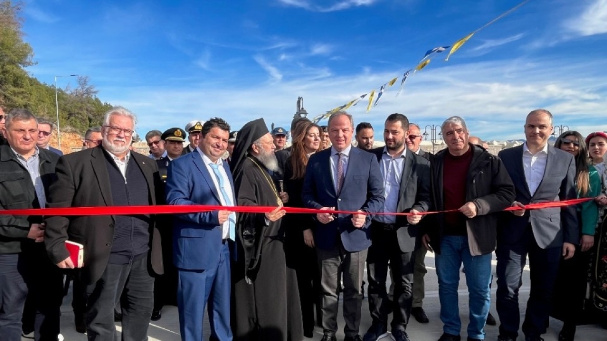 Στα εγκαίνια του αλιευτικού καταφυγίου στην Αγία Άννα ο ΥφΑΑΤ, Διονύσης Σταμενίτης