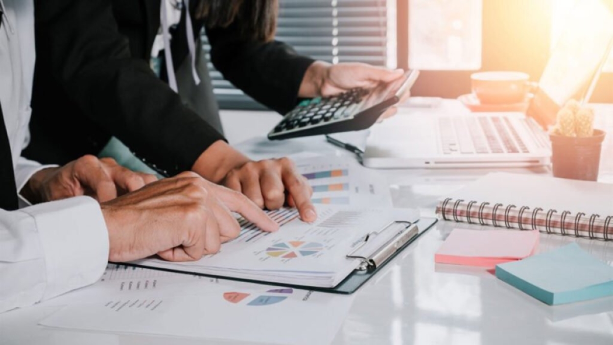 ΕΣΠΑ: Ανατροπή στις επιδοτήσεις για νέους επιχειρηματίες – Εκτός Airbnb και leasing